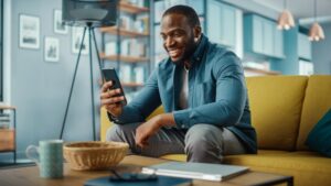 Secure Mobile Phone OS: Apple Or Android?